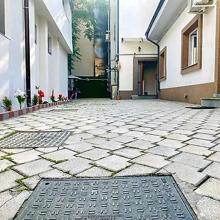 Cazan House Hotel *